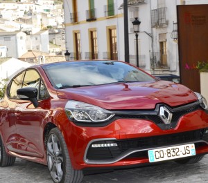 essai, clio, clio RS, renault, citadine, sportive, citadine sportive, nouveau, voiture femme, voiture fille, auto femme
