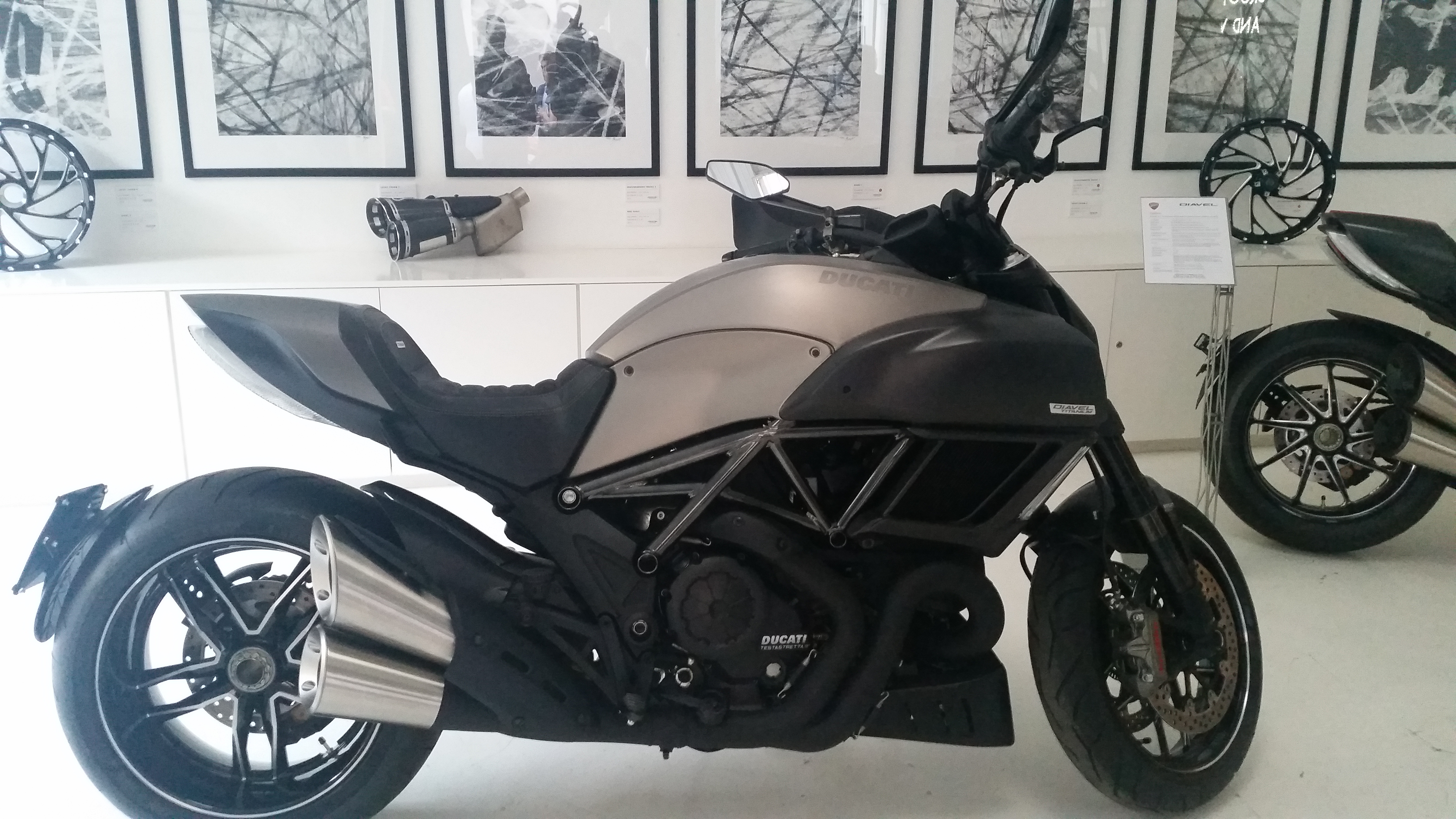 Ducati diavel titanium, moto, moto femme, ducati, diavel