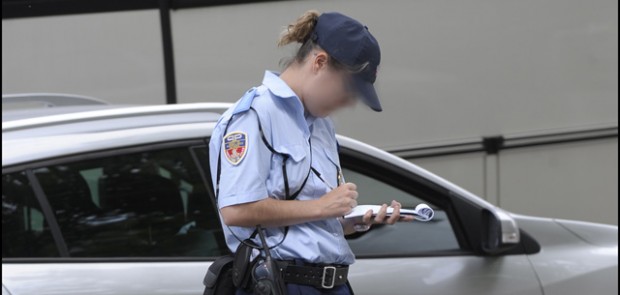 Police, gratuit, horodateur, stationnement, gratuit, août