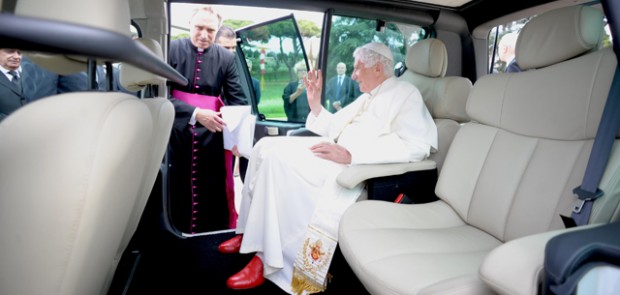 pape, Benoît XVI, Renault, Kangoo Maxi Z.E, véhicule électrique