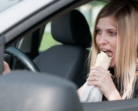 maigrir, zen au volant, exercice en voiture, maigrir en voiture, manger au volant