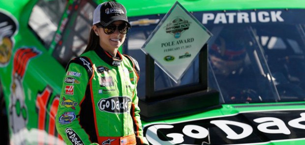 Danica Patrick, pilote, sport auto, nascar, daytona, pole position, course