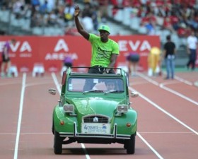 Usain Bolt, citroën, 2CV, stade de France, athlétisme