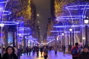 Champs-Elysées, Noël, Illumination, Laetitia Casta, Renault, Zoe, star