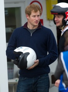 prince harry, circuit goodwood, royal foundation, policiers blessés, harry de galles, supercars