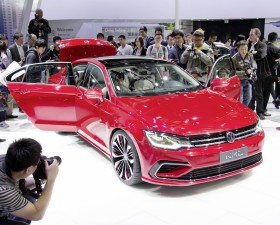 les enjoliveuses, salon de pékin, volkswagen, new midsize coupé, quatre portes