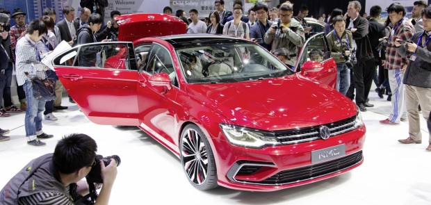 les enjoliveuses, salon de pékin, volkswagen, new midsize coupé, quatre portes