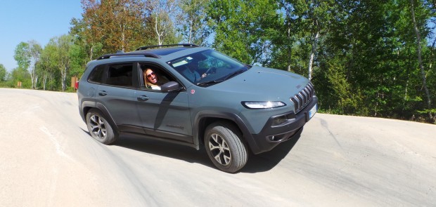 les enjoliveuses, jeep, cherokee, 4x4, essai