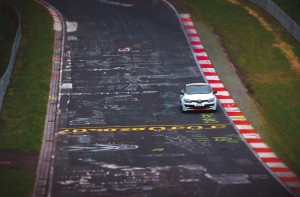 les enjoliveuses, Nouvelle Mégane R.S. 275 Trophy-R, Nürburgring, Renault, record