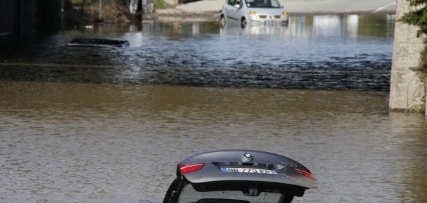 voiture inondee, assurance auto, indemnisation, intemperie, inondation, pluie, catastrophe naturelle,