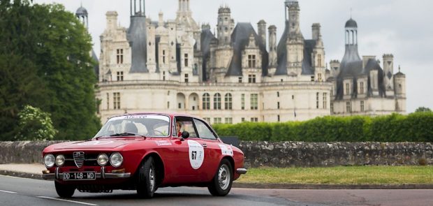 rallye des princesses, rallye feminin, voitures de collection, voitures anciennes, viviane zaniroli, place vendome, paris, biarritz