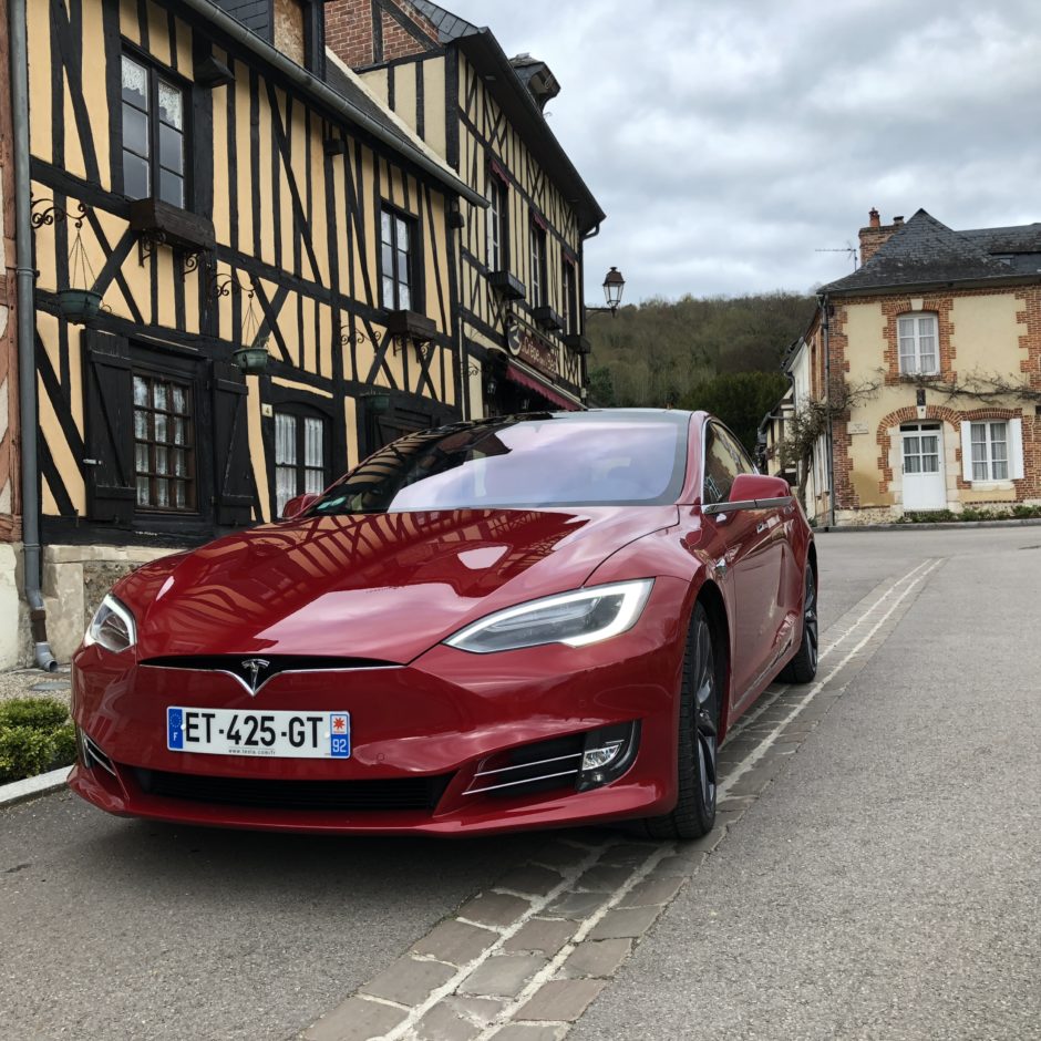 Combien coûte la location d’une berline tesla