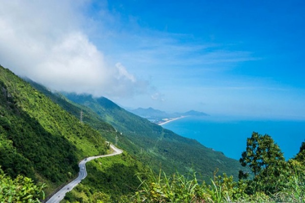 plus belles routes du monde, plus beaux cols du monde, col de montagne, col hai van, asie, vietnam