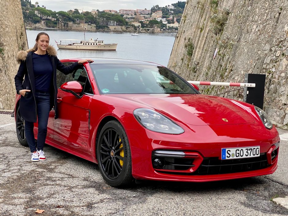 porsche, porsche panamera, GTS, voiture de sport, voiture allemande, berline, berline sportive, berline premium, panamera GTS, panamera, clémence de bernis