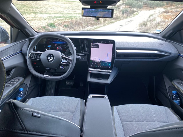 Renault, Megane e-tech, essai, voiture electrique, berline, berline electrique