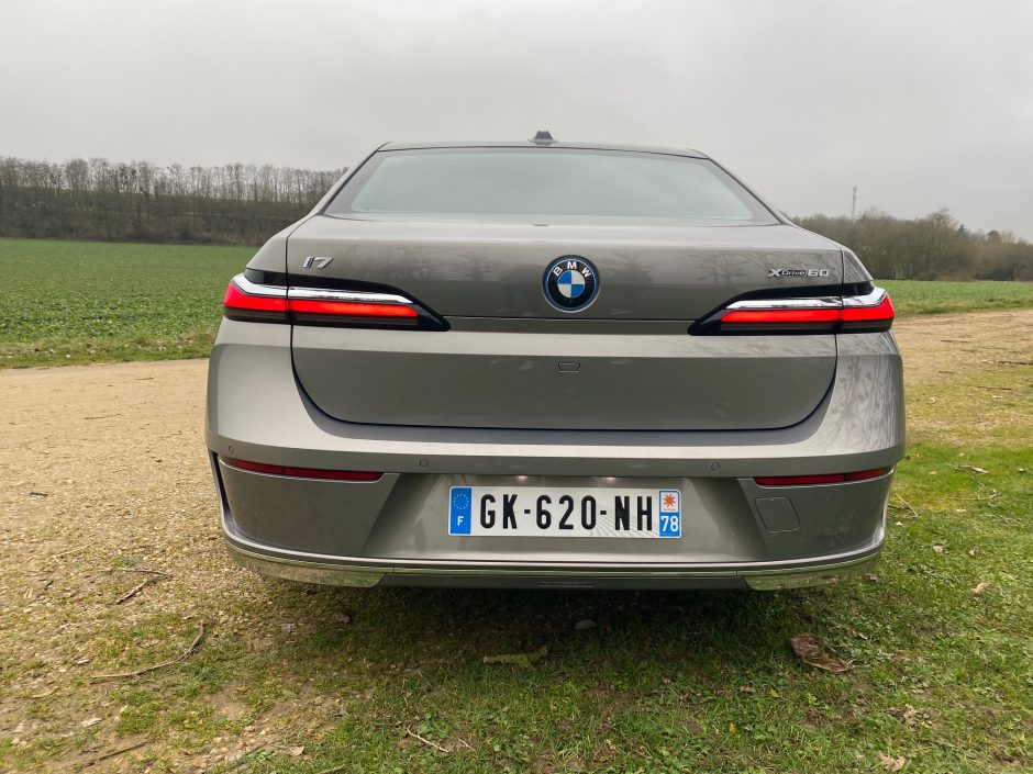 BMW, face arrière, serie 7, serie 7 electrique, limousine, voiture de luxe, essai, voiture electrique, berline de luxe