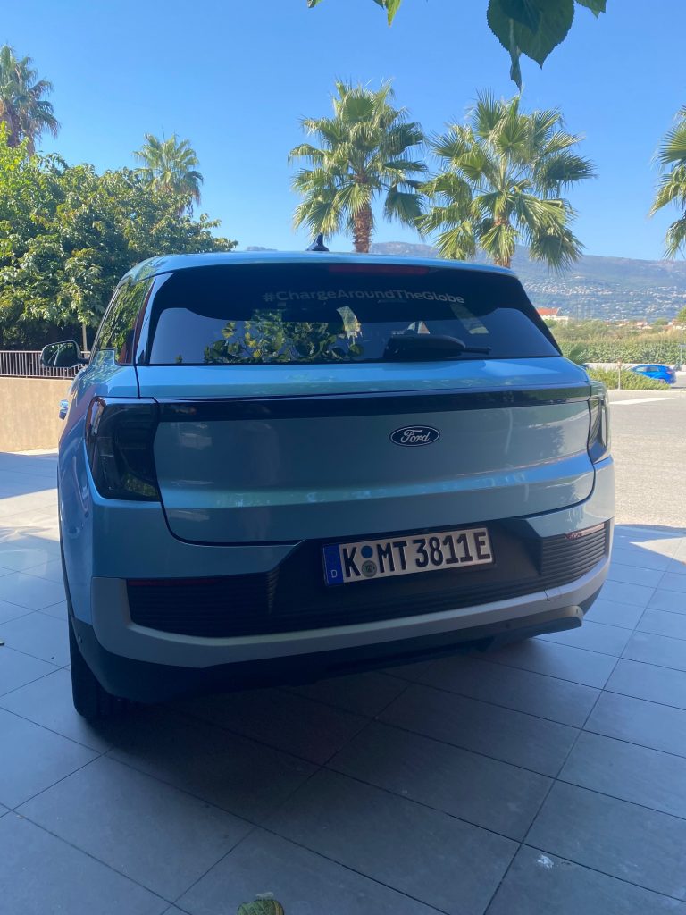 ford, ford explorer, suv, voiture electrique, tour du monde, lexie alford, record du monde
