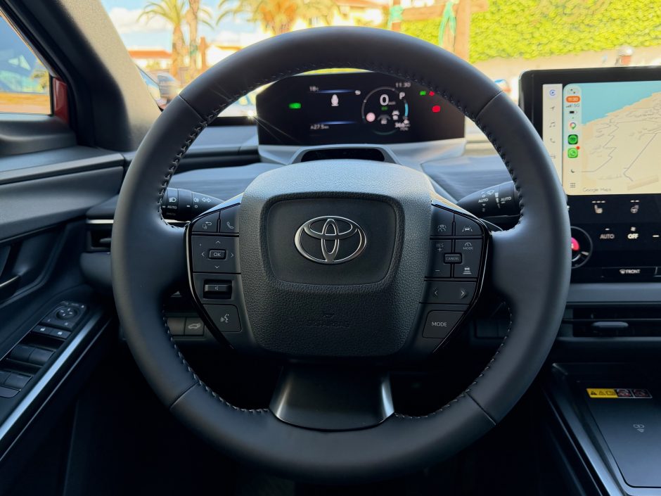 essai, SUV urbain, volant, toyota, c-HR+